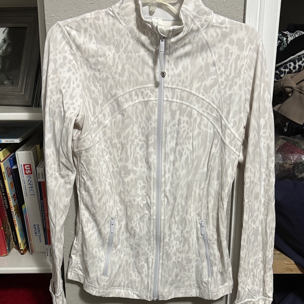 Lululemon white define jacket size 10